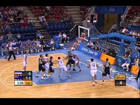 12-0007-A - Travelling - FIBA Basketball Rules