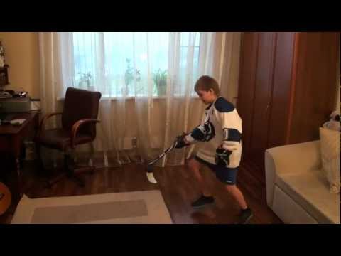 9 years old hockey player-hockey tricks-хоккейные трюки