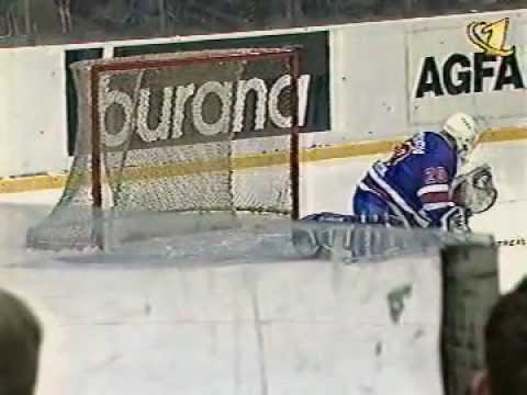 Самый курьезный гол!!!! Хоккей-Евролига-финал-1999.avi